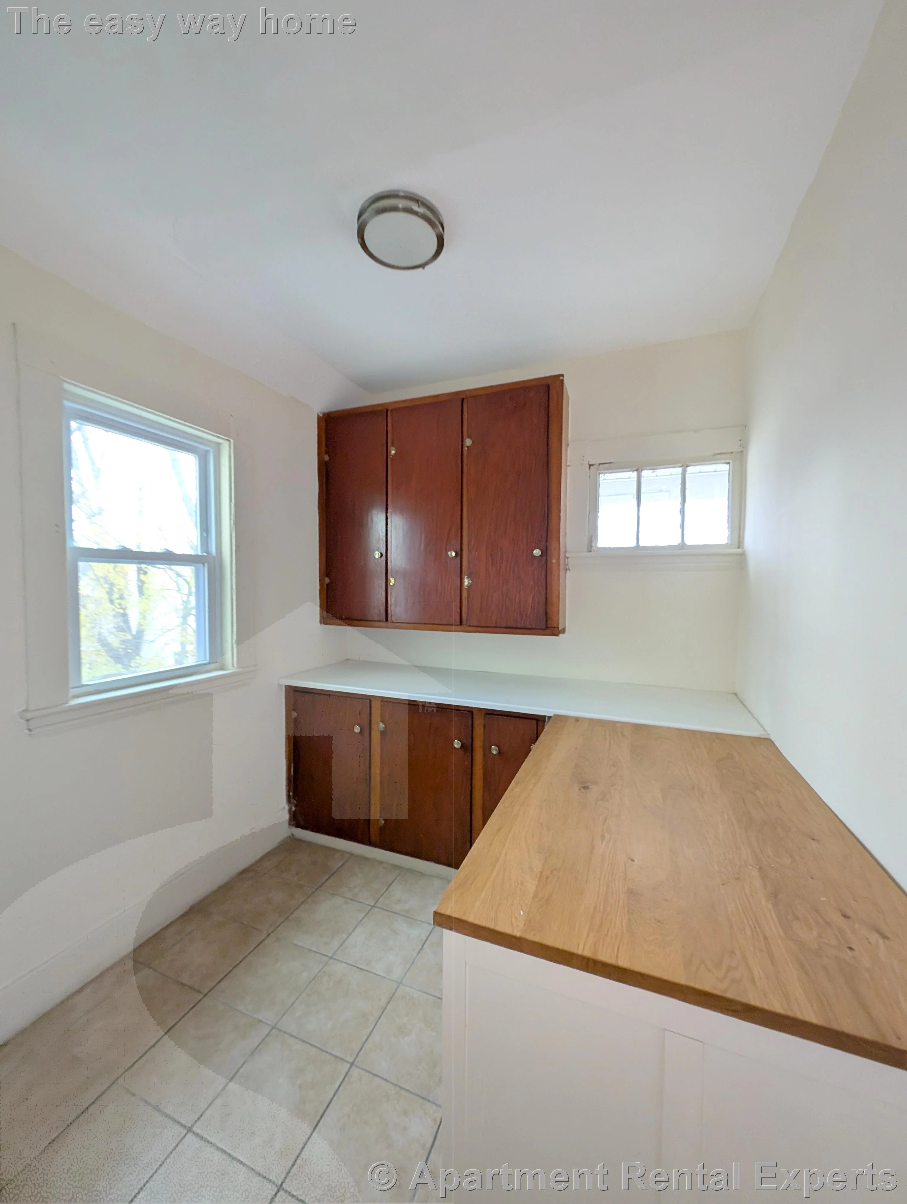 102 Sycamore St, Winter Hill