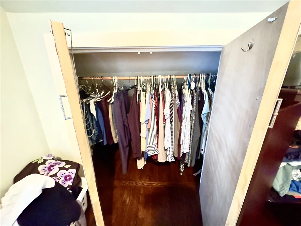 8 Fox Point, Dorchester