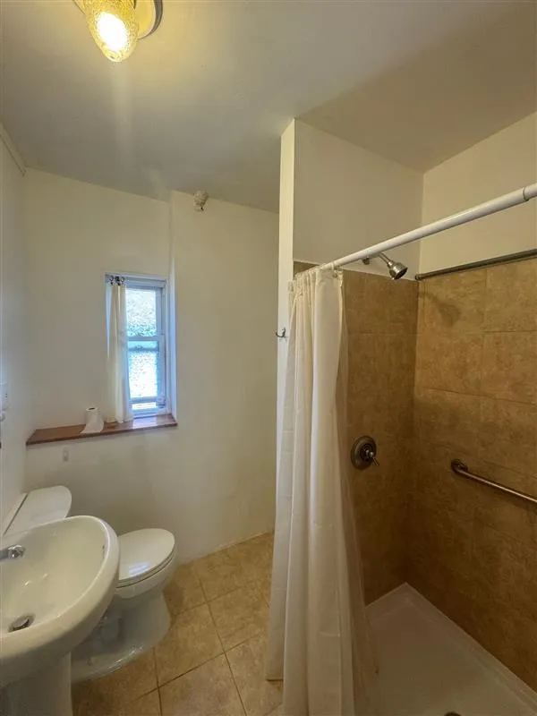 53 Hinckley St, Magoun Square