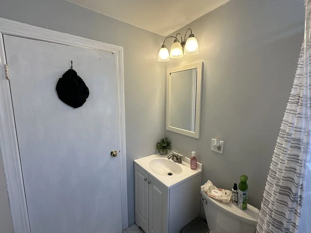 332 Main St, Everett