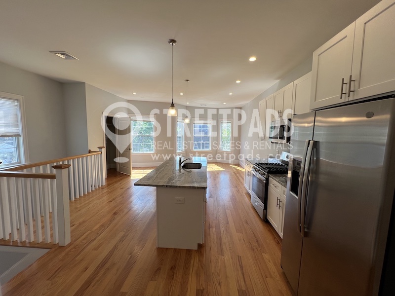 8 Islington St, Allston