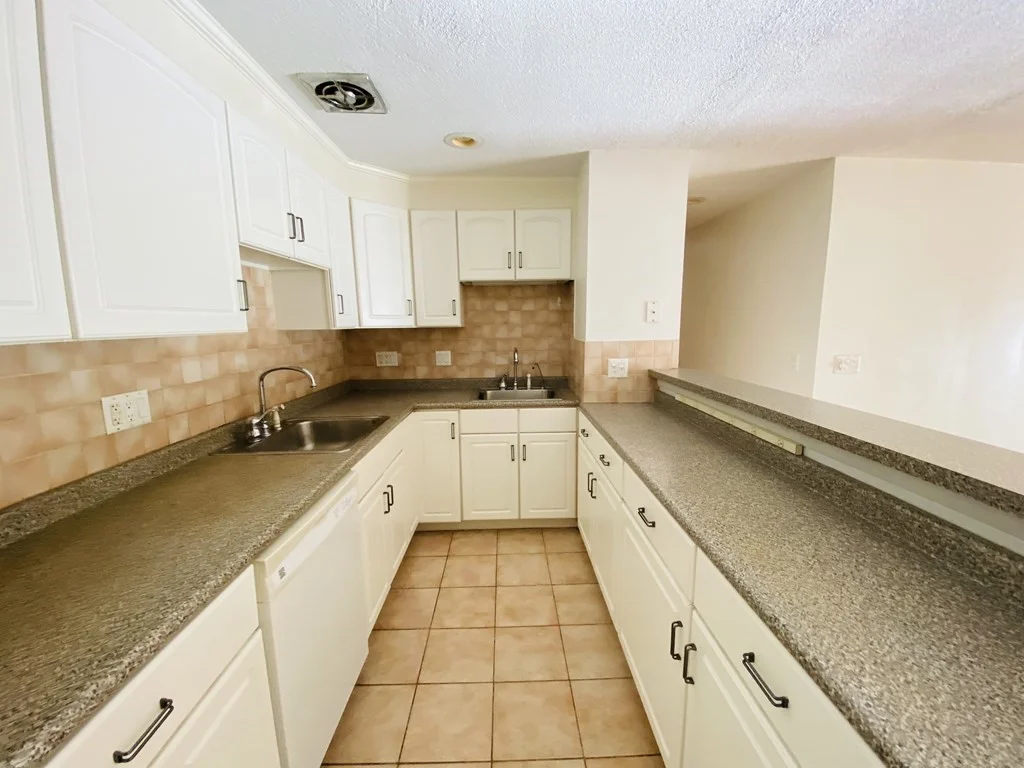 50 Green St, North Brookline