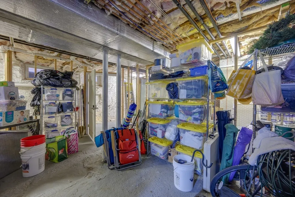 41 Farragut Rd, South Boston