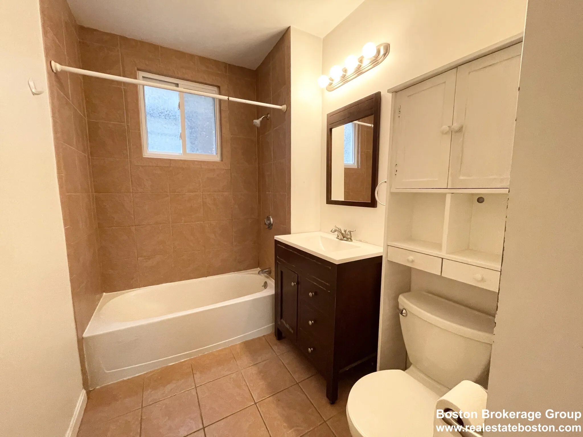 52 Delle Ave, Mission Hill