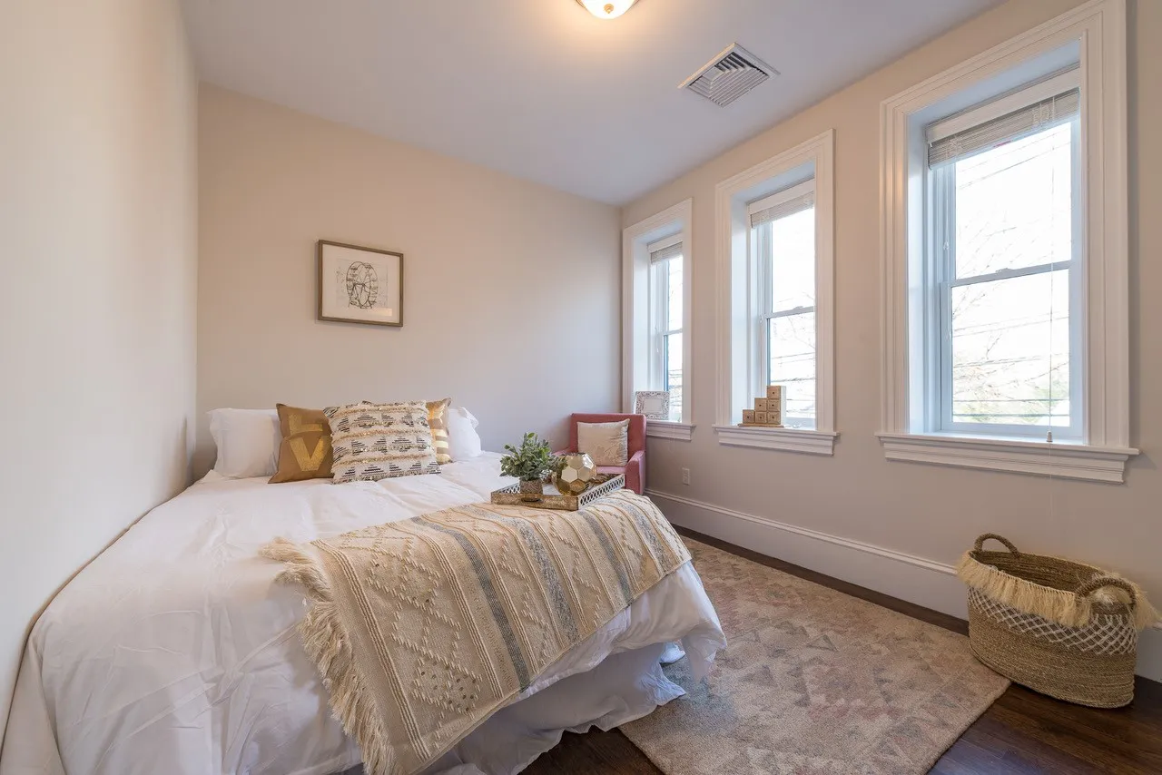 2044 Beacon Street Extension, Auburndale