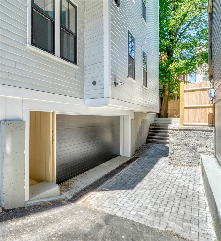 214 Havre St, East Boston