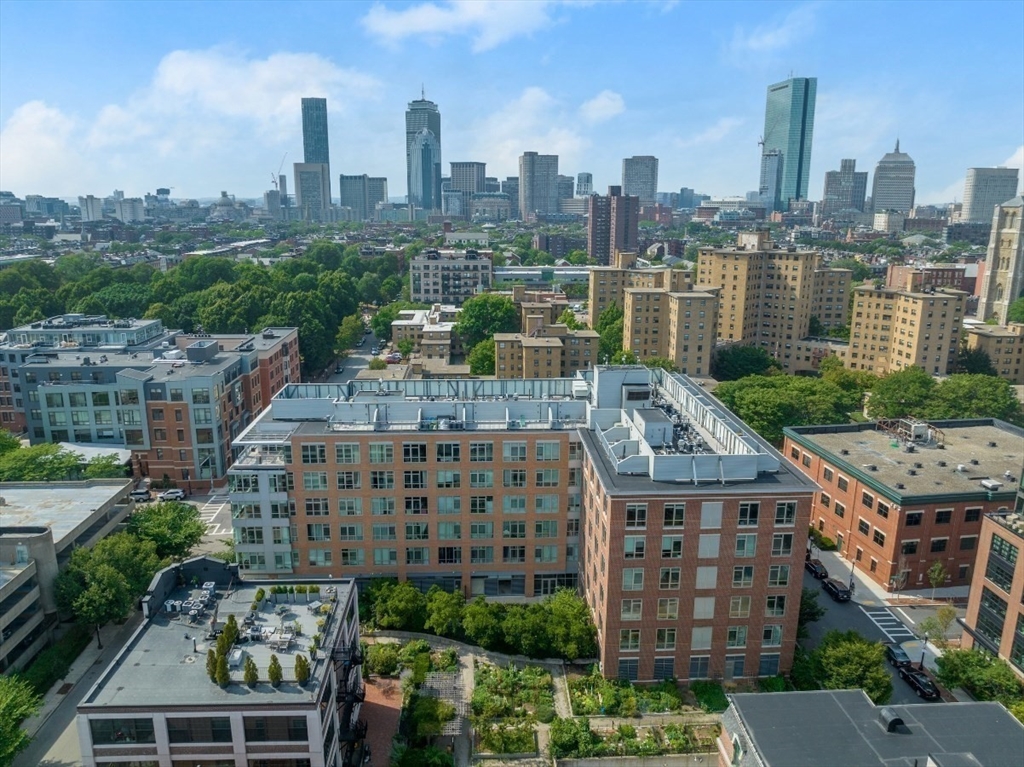 700 Harrison Ave, South End