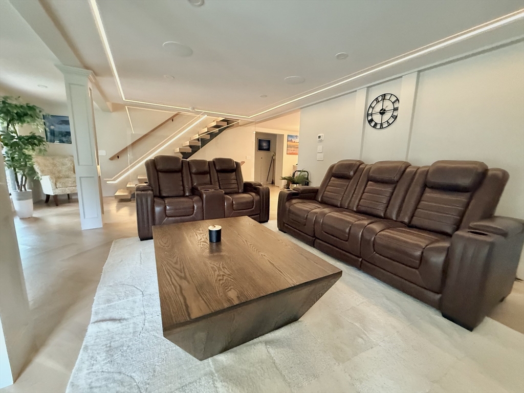 14 Bernard Circle, Tisbury