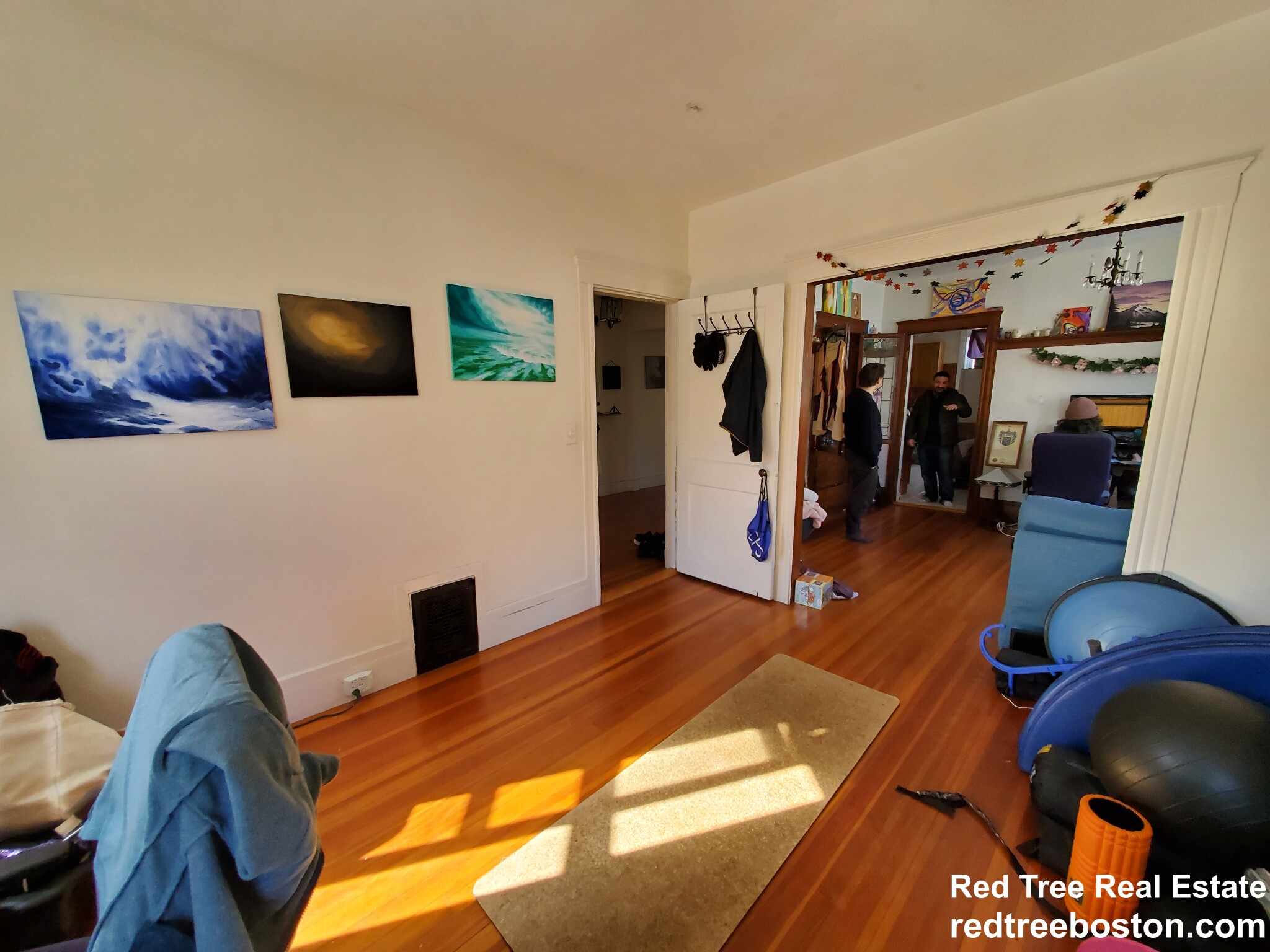 385 Pond Ave, Brookline