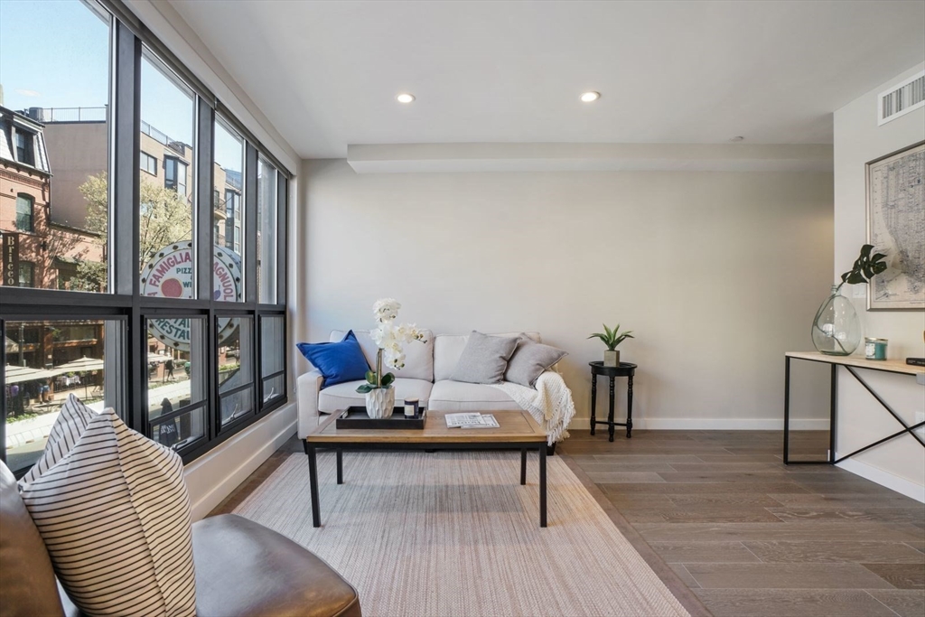 244 Hanover St, North End