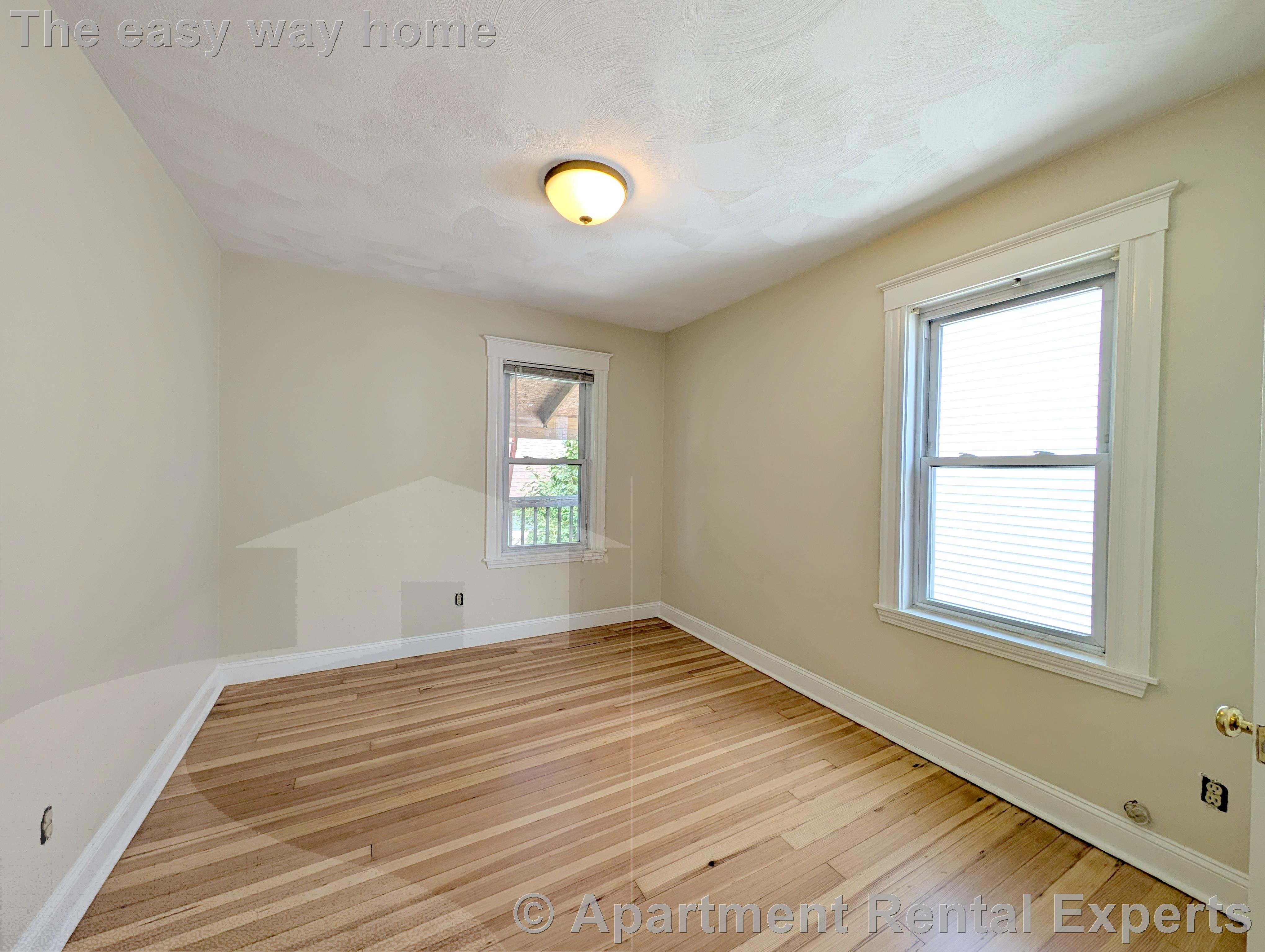 79 Conwell Ave, Tufts