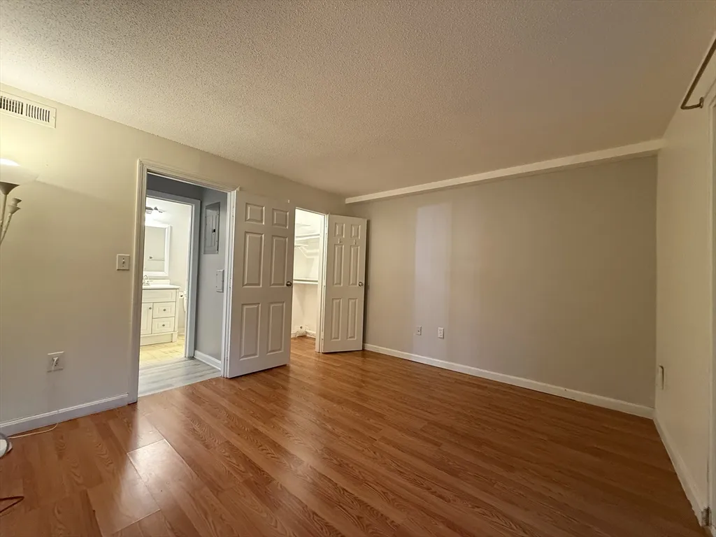 34 Walden Dr, Natick