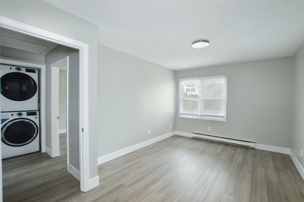 1049 Pleasant St, New Bedford