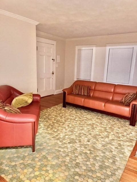 162 E Side Pkwa, Newton