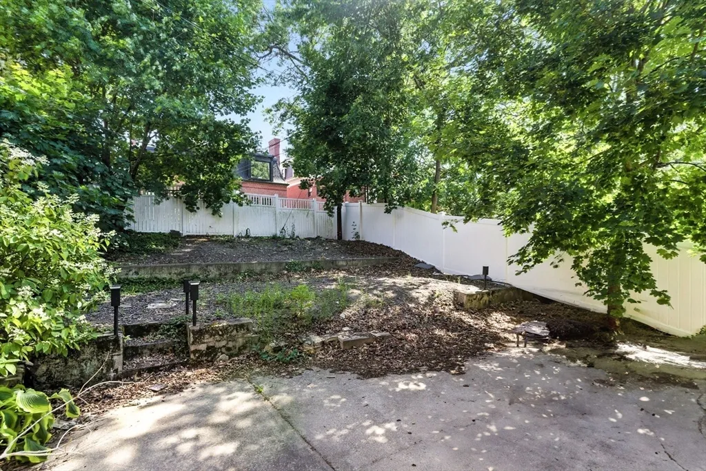 647 East 3rd St, South Boston