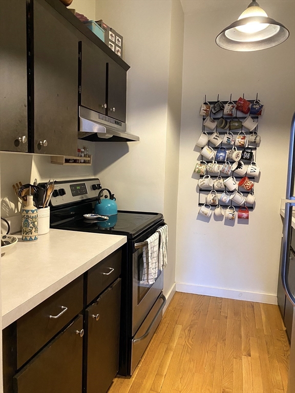 242 W Newton St, Back Bay