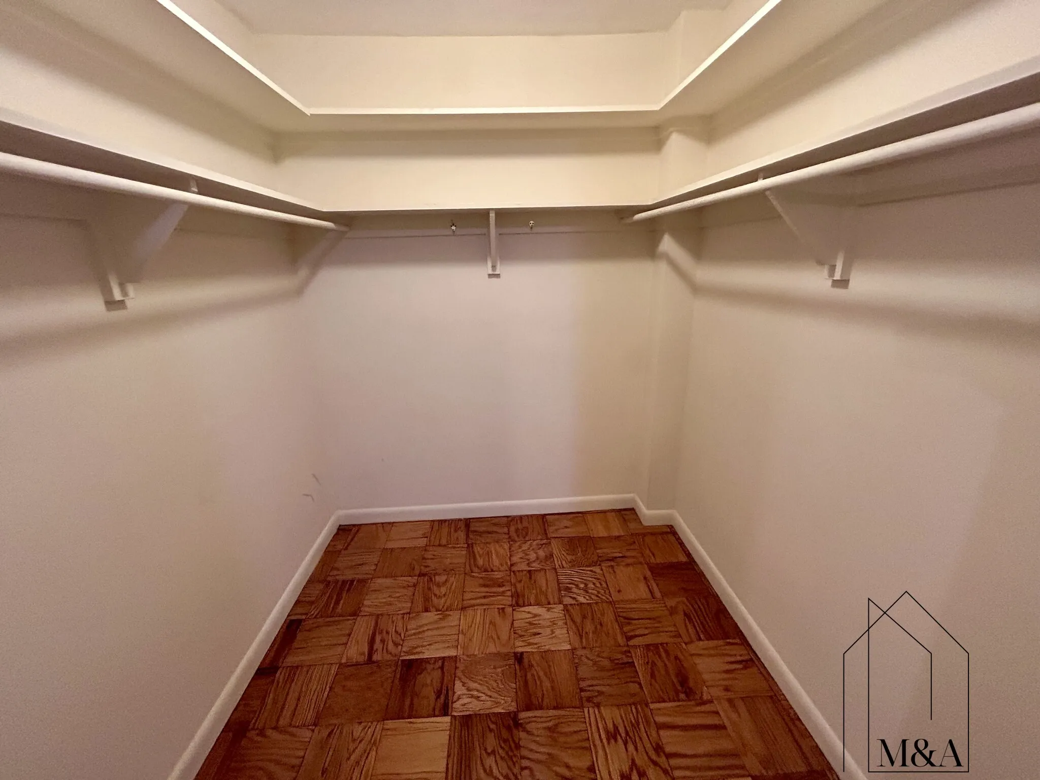 101 Monmouth St, Longwood