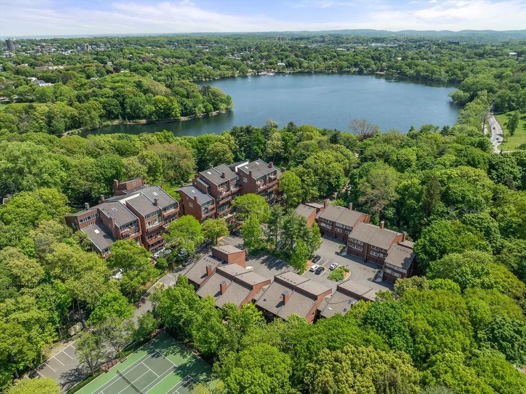 241 Perkins St, Jamaica Plain