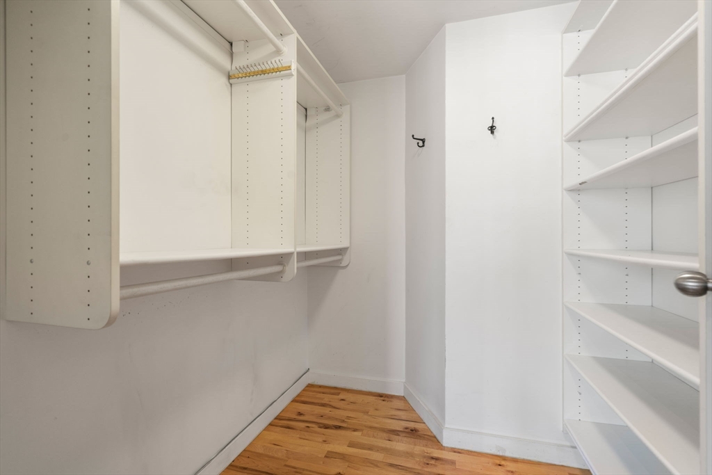 210 Lincoln St, Leather District