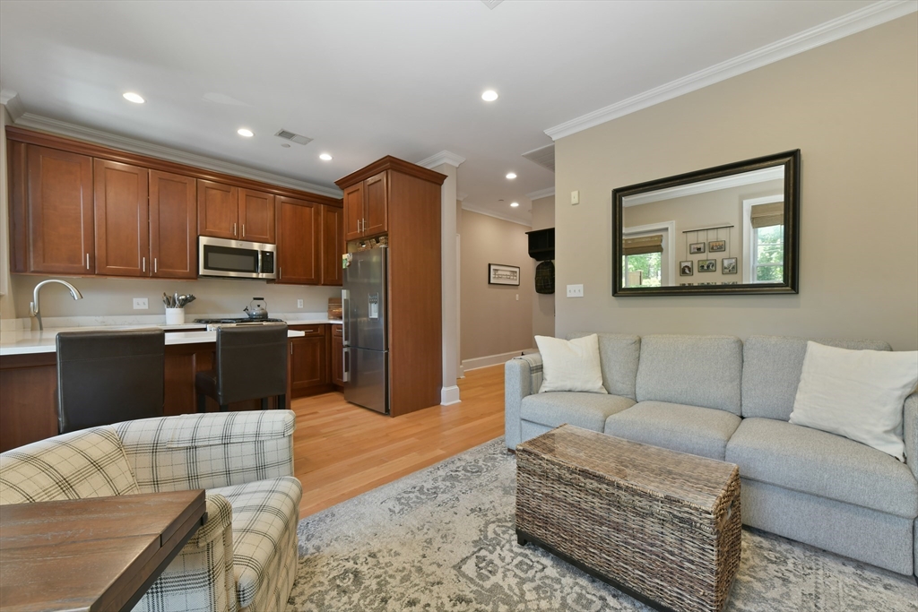 209 W Springfield St, South End