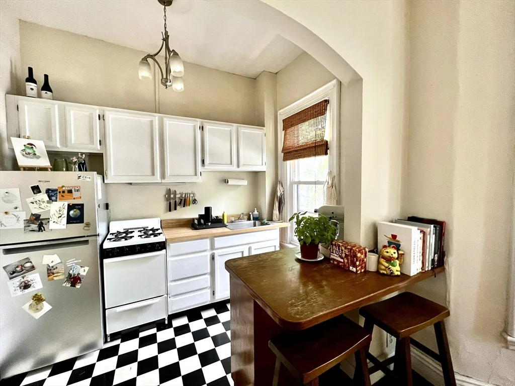 106 Magazine St, Cambridgeport