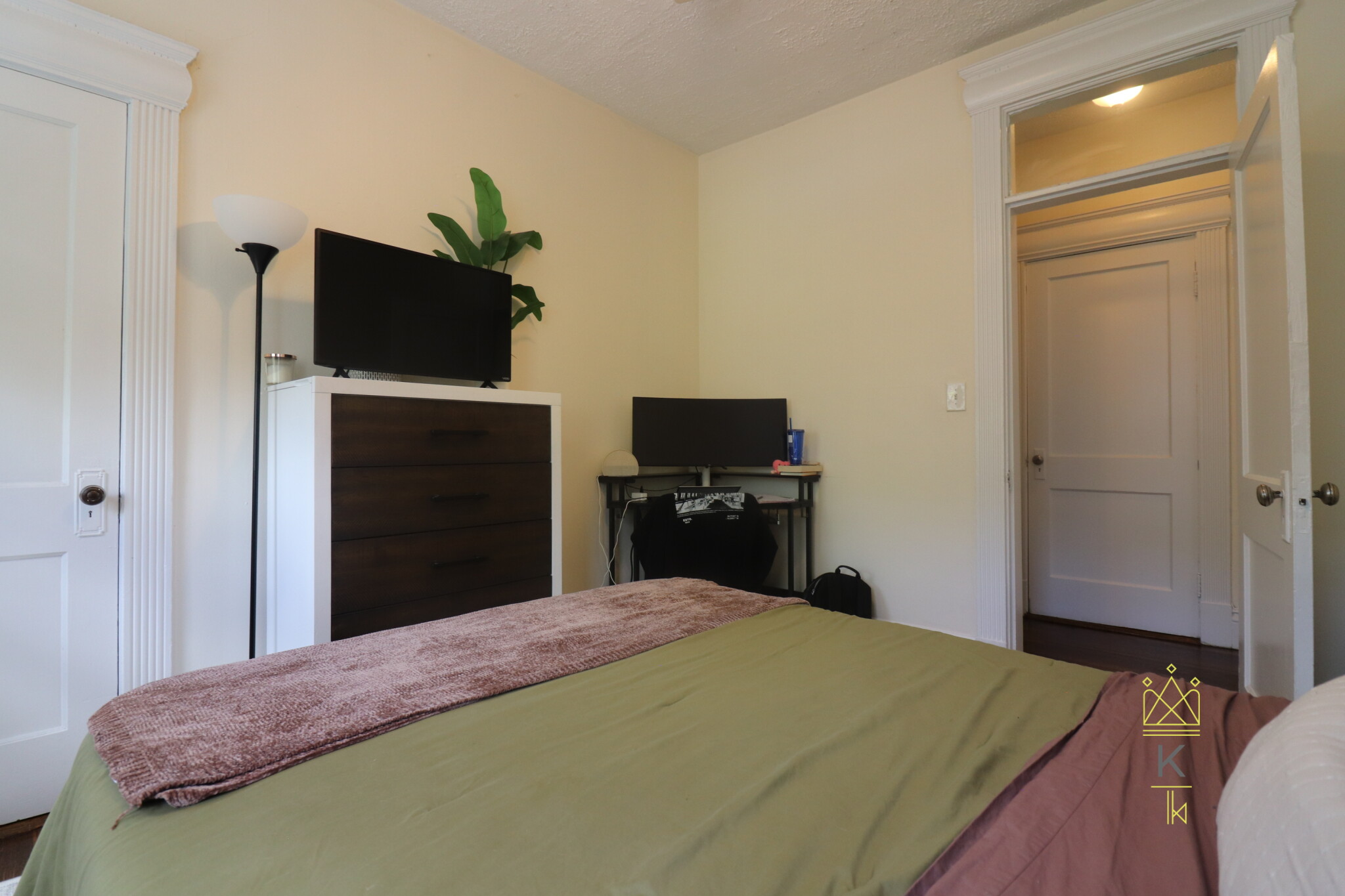 1963 Commonwealth Ave, Brighton