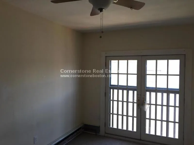 5 Chesterton St, Roxbury