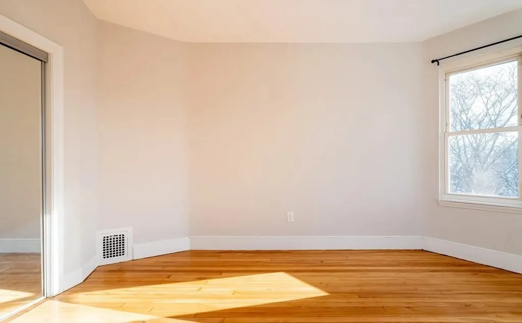 33 Edison Green St, Dorchester