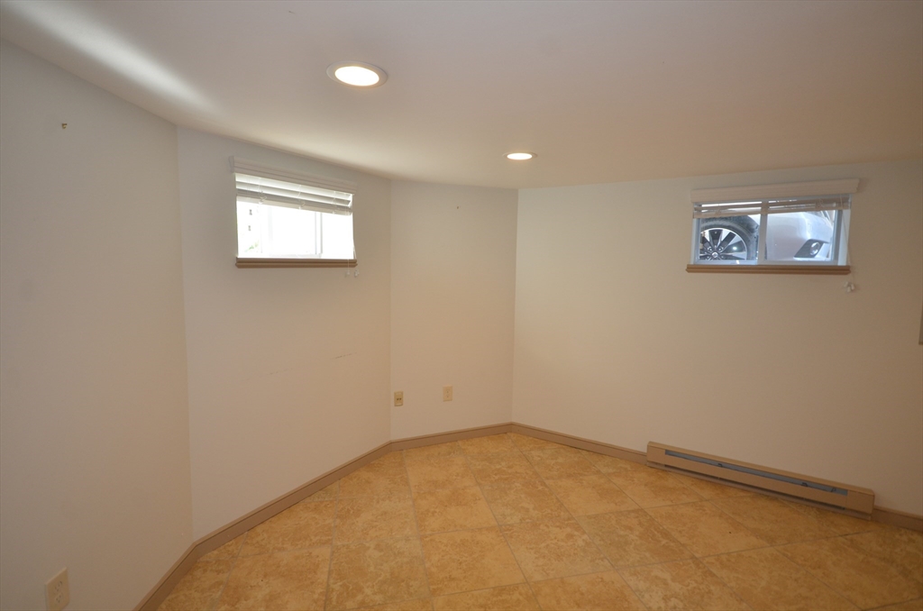 18 Benton Rd, Medford