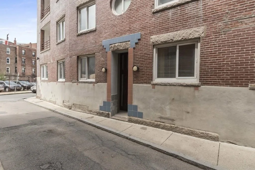 19 Wiget St, North End