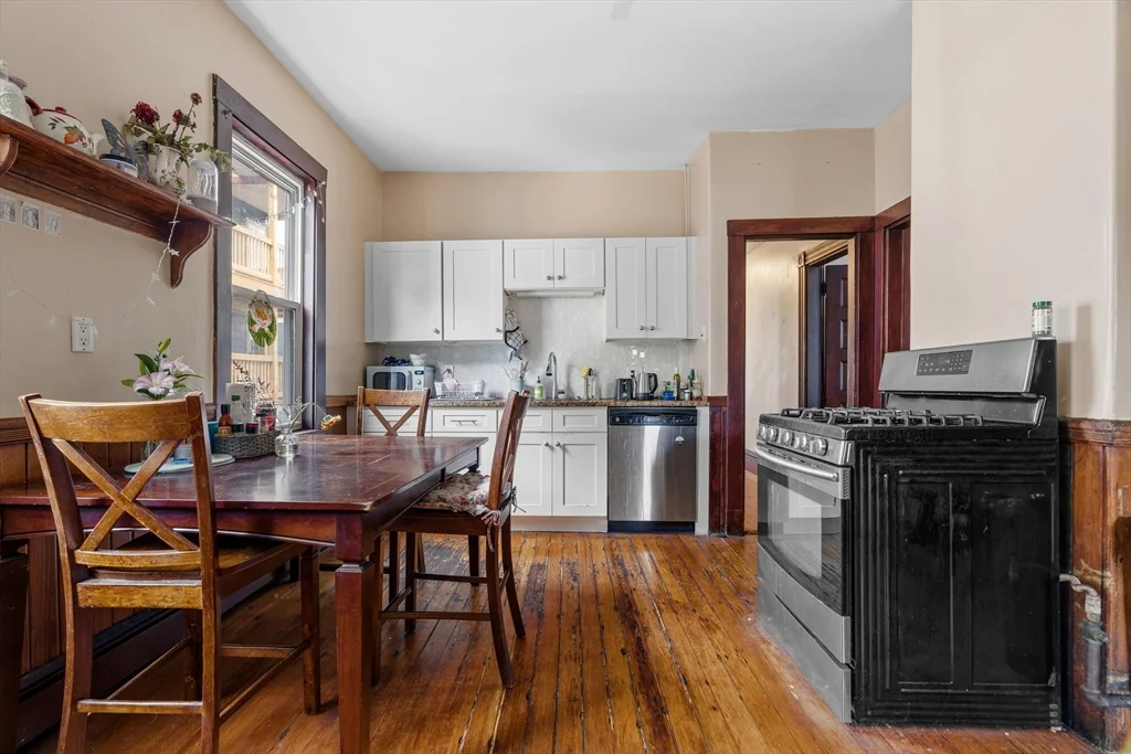 9 Spalding St, Jamaica Plain