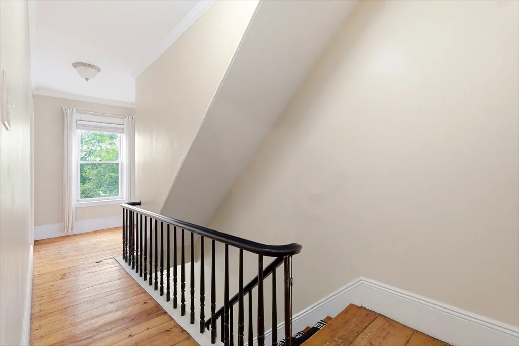 5 Osgood Pl, Amesbury