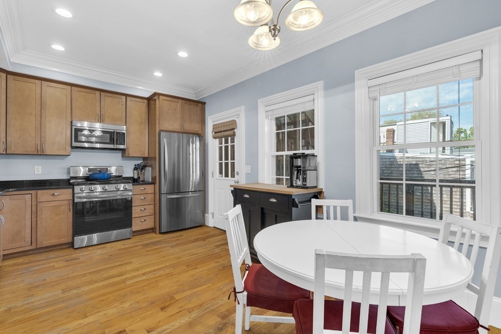 55 Gates St, South Boston