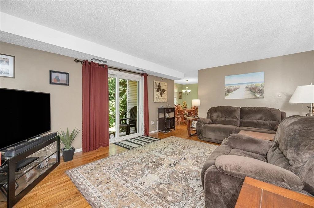 124 Tennis Plaza Rd, Dracut