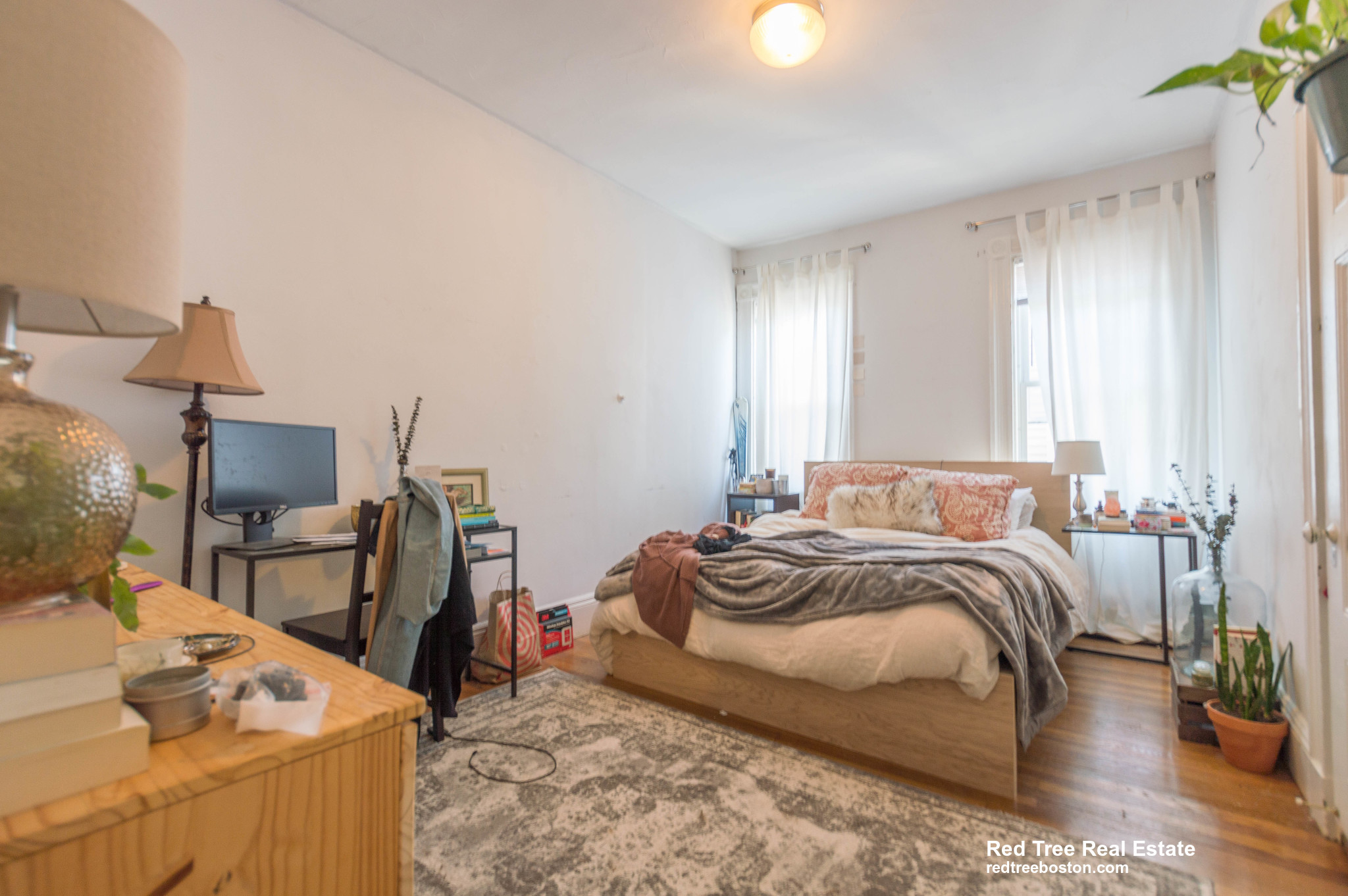 4 bed, 1 bath apartment for rent at 48 Green St Unit 3, Jamaica Plain — photo 4 of 5