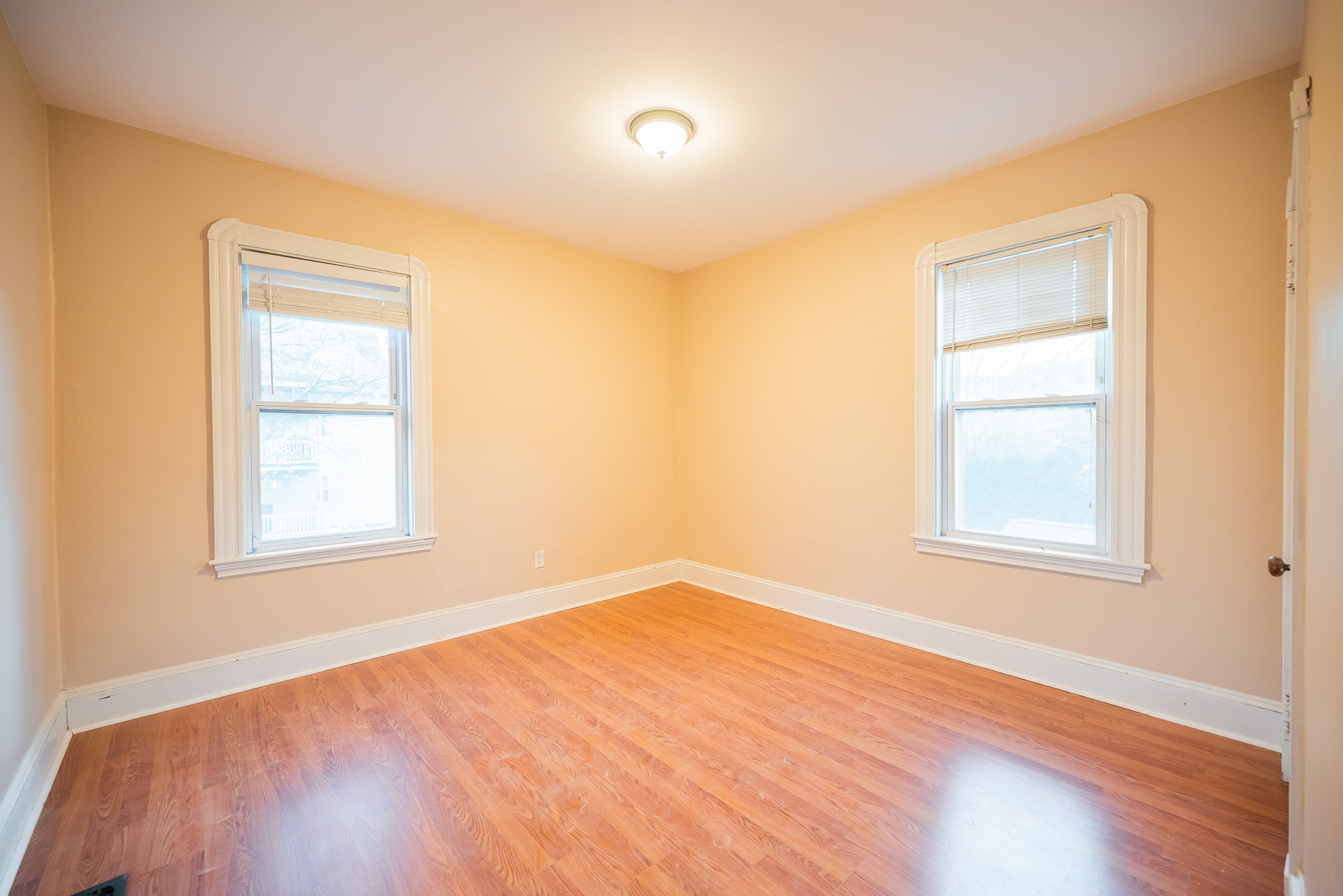 3 bed, 1 bath apartment for rent at 18 Donnybrook Rd Unit 4, Brighton — photo 6 of 22