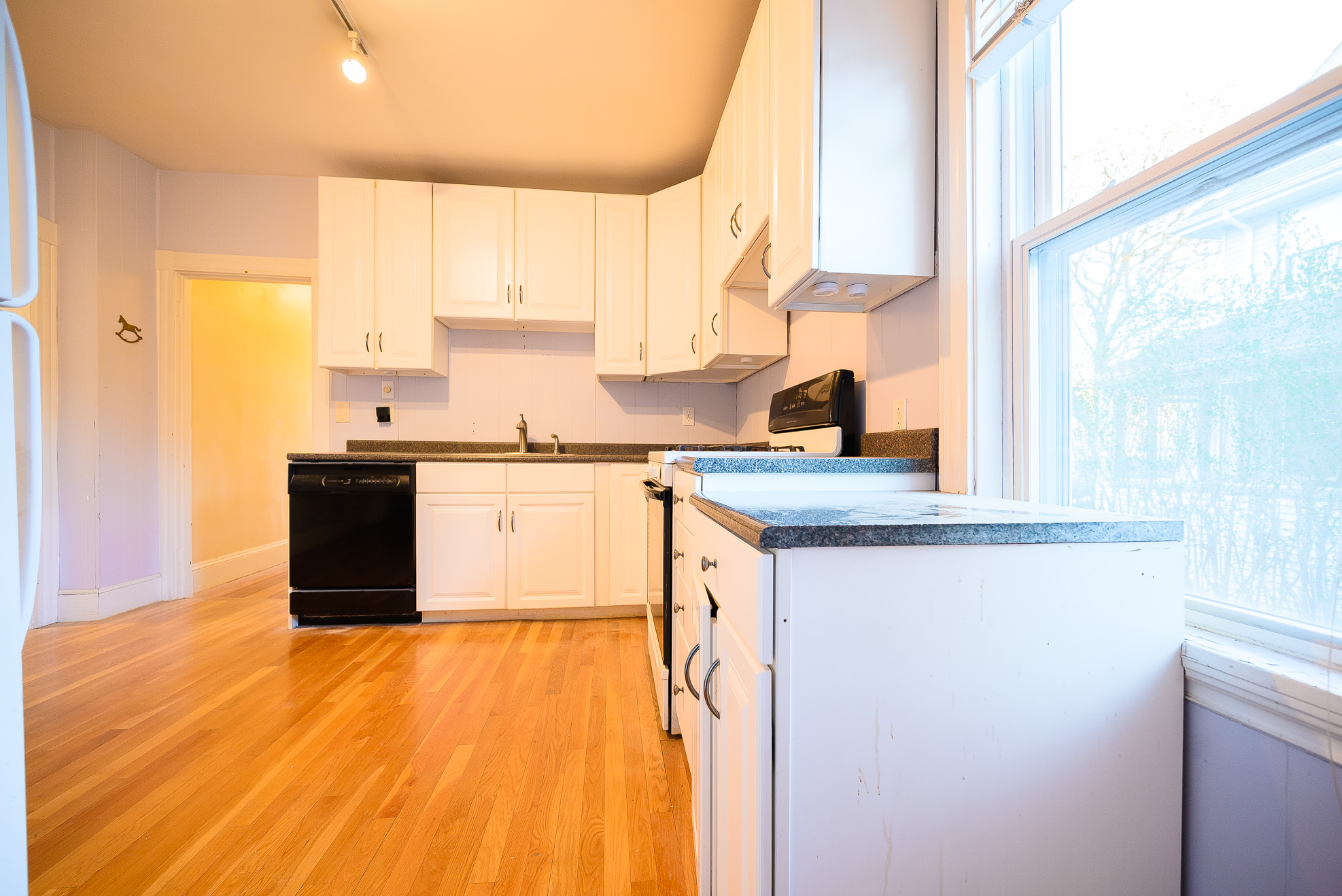 3 bed, 1 bath apartment for rent at 18 Donnybrook Rd Unit 4, Brighton — photo 16 of 22