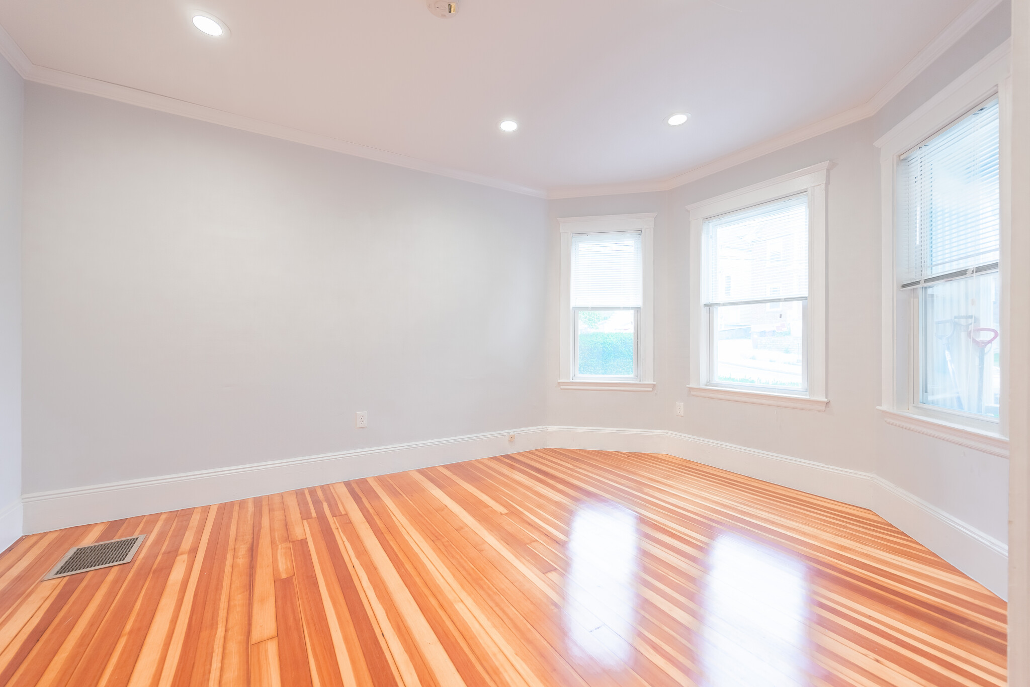 4 bed, 2 bath apartment for rent at 11 Atkins St Unit 1, Brighton — photo 5 of 10