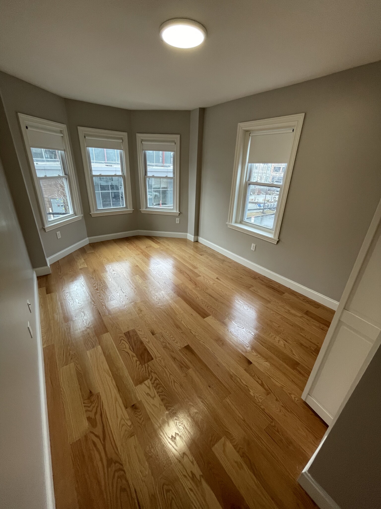 4 bed, 2 bath apartment for rent at 124 Berkshire St Unit 2, Kendall Square — photo 2 of 4