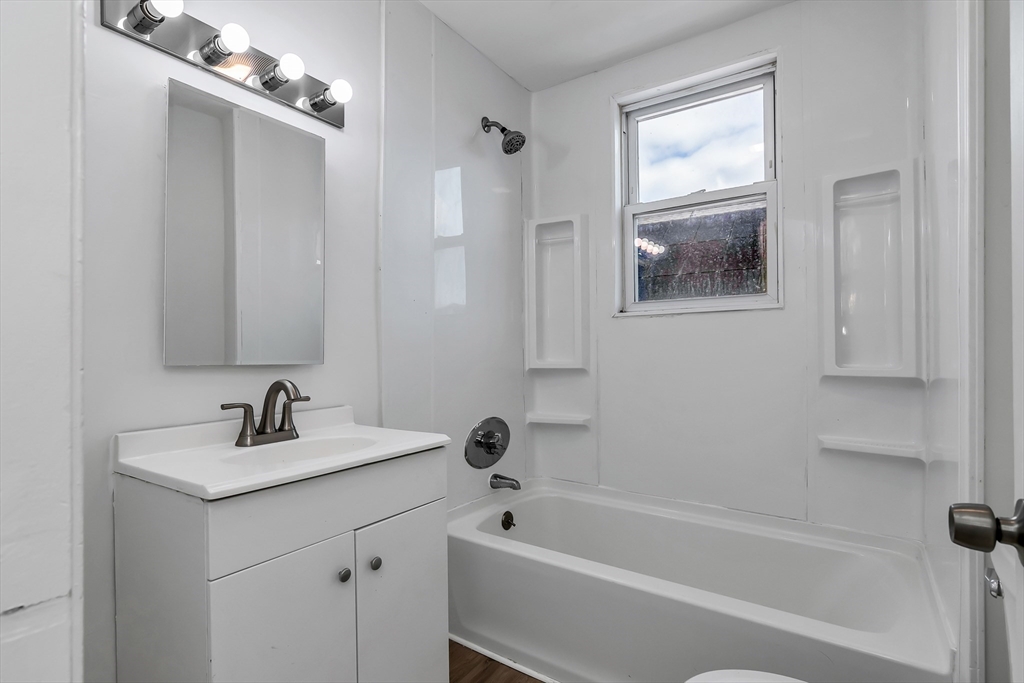 40 Summer St, Lawrence