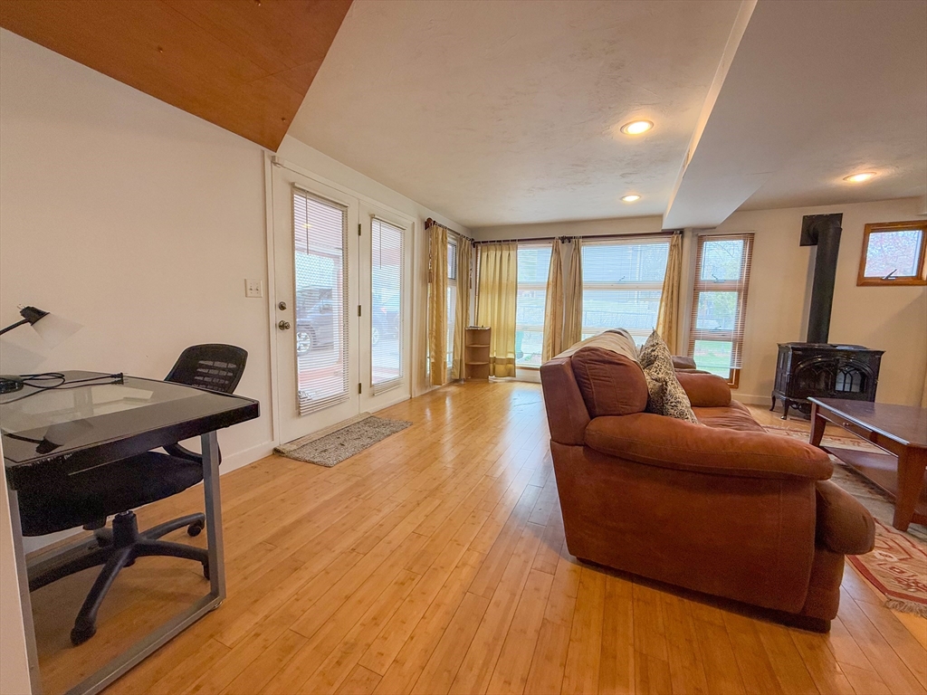 5 Avondale Ave, Billerica