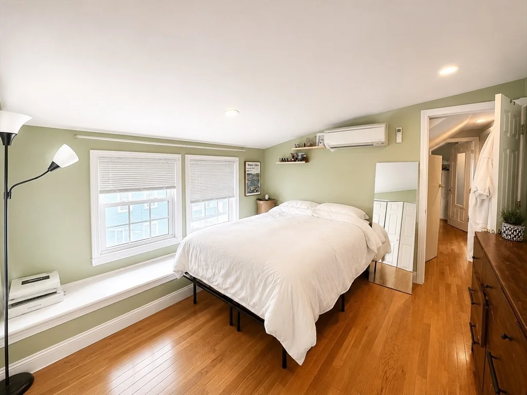 18 Linden Pl, Coolidge Corner