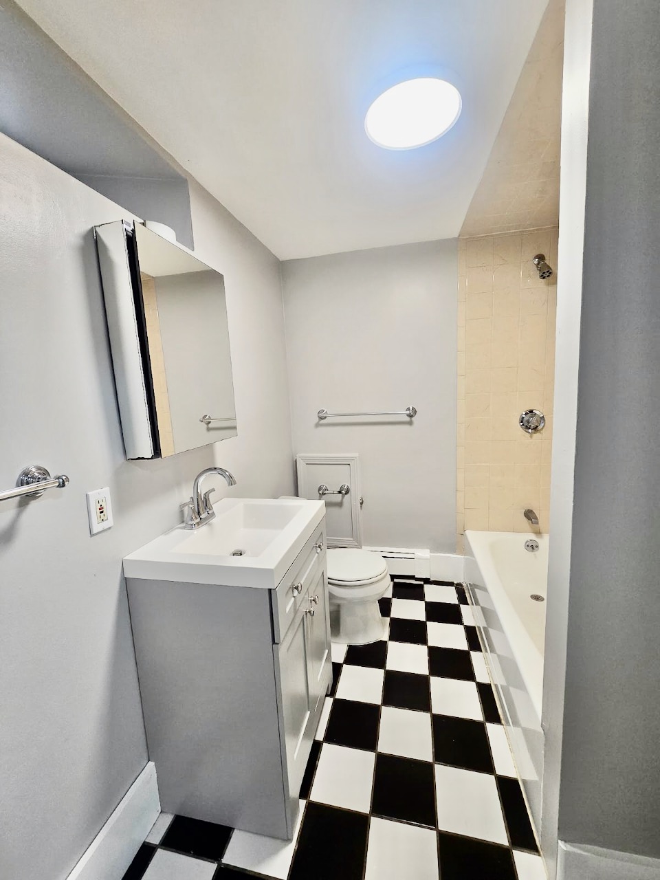 61 Gates St, South Boston