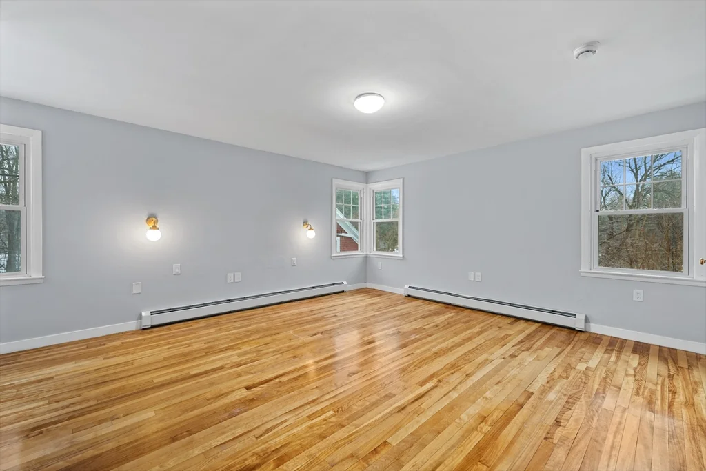 656 Grove St, Worcester