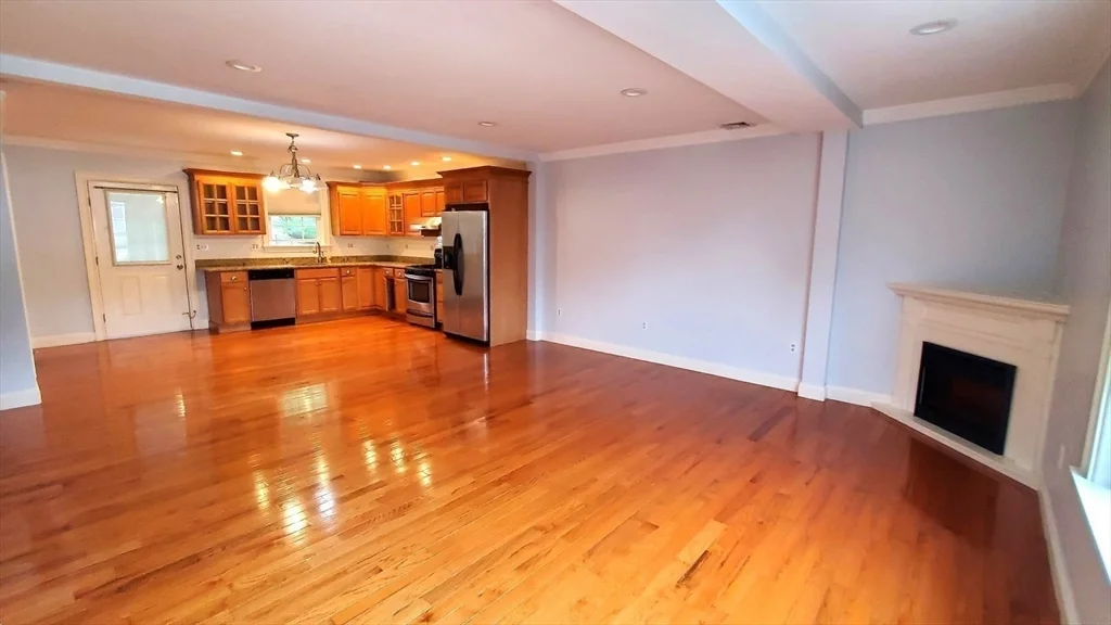 59 Carlisle St, Quincy