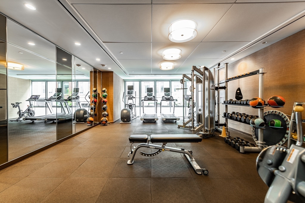 32 Traveler St, South End