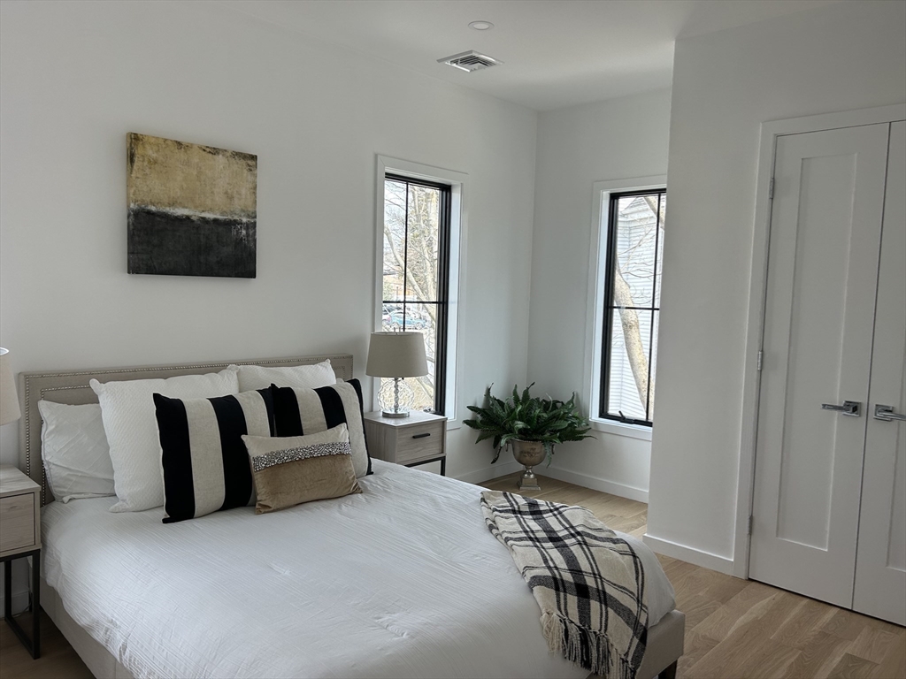 34 Lincoln St, Needham