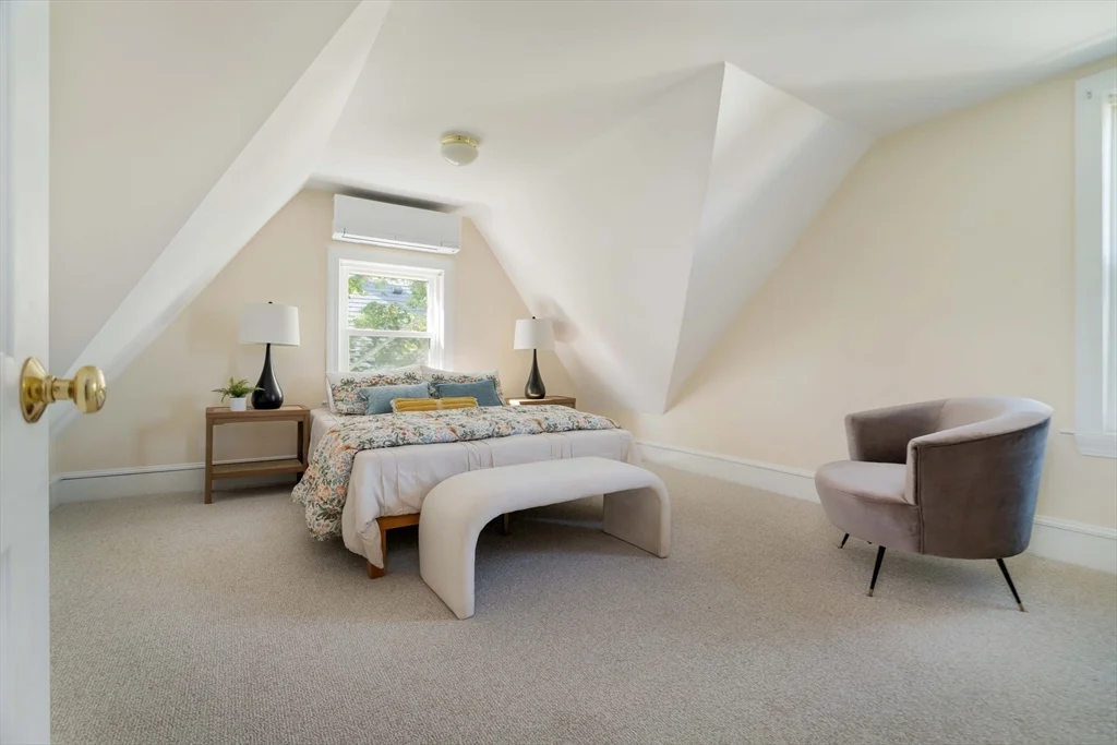 87 College Ave, Medford