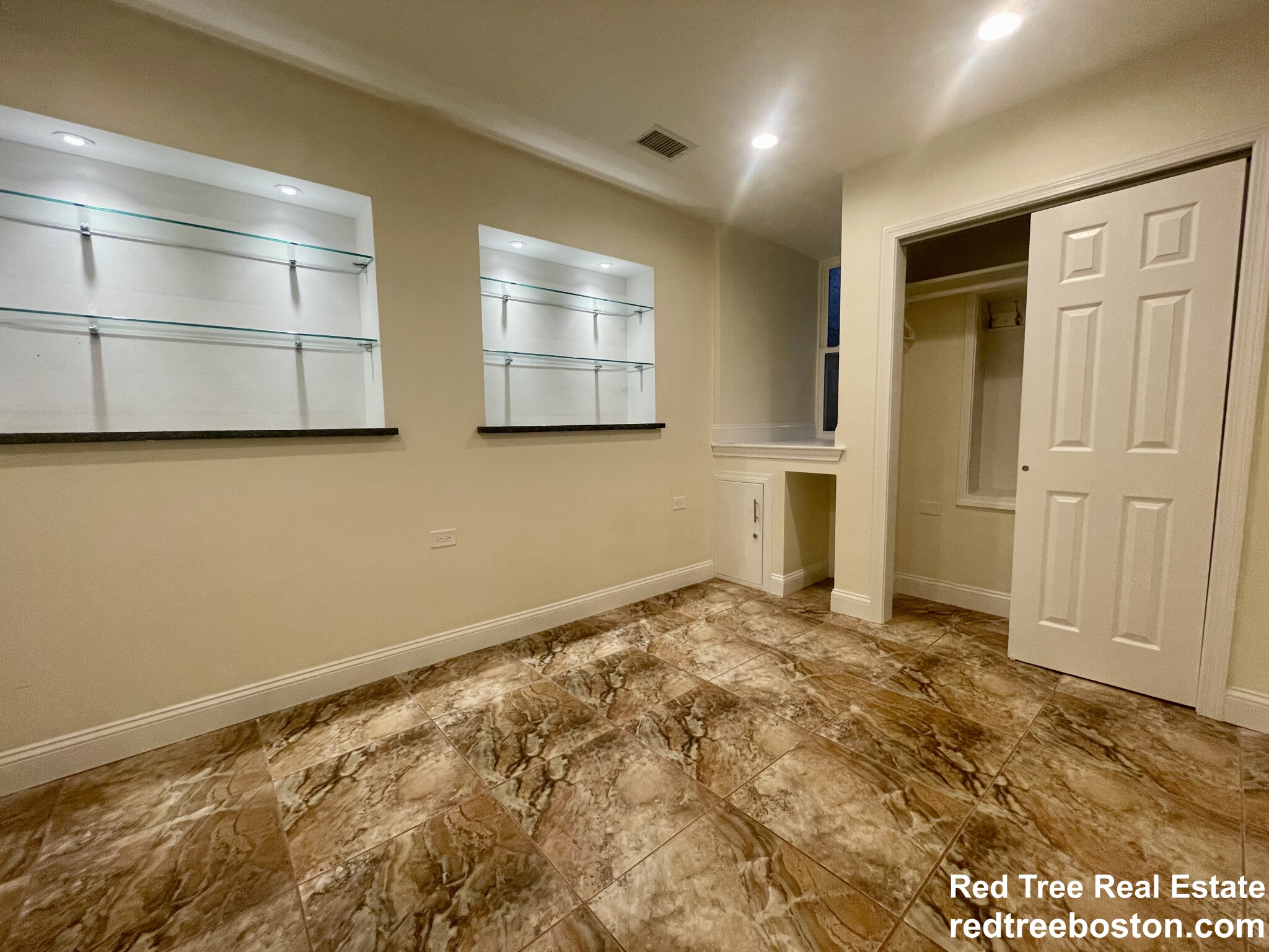 25 Saint Marys Ct, Brookline