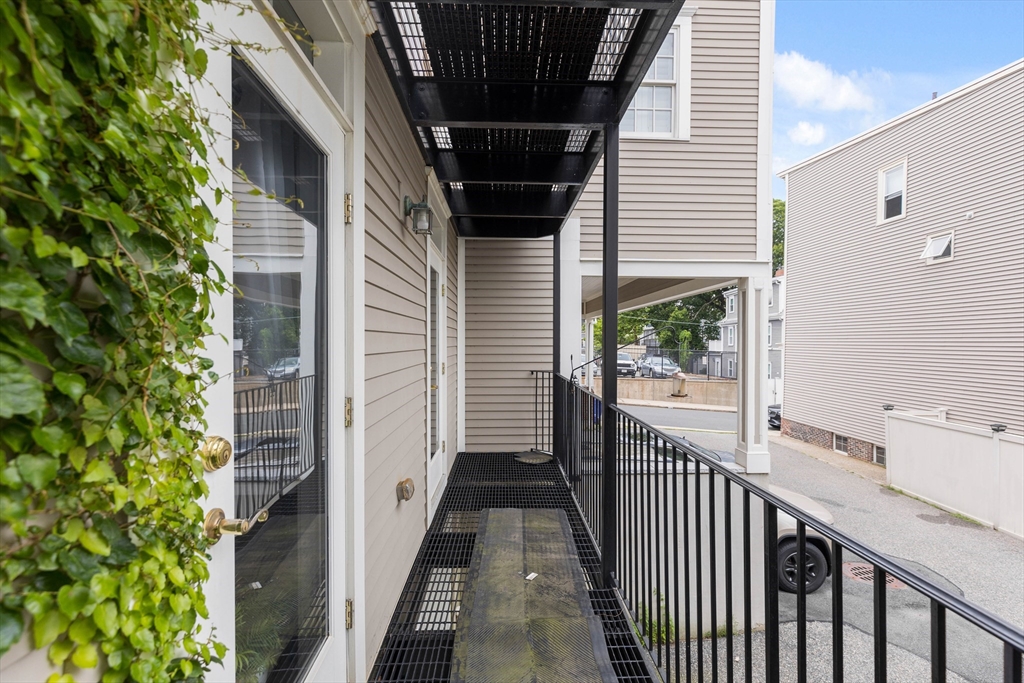 57 Bartlett St, Charlestown